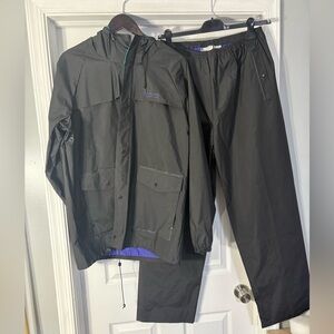 Vintage Columbia Men's Black Raincoat Set + hat.